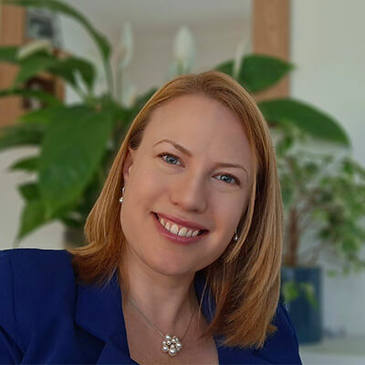 Naomi Winstone headshot