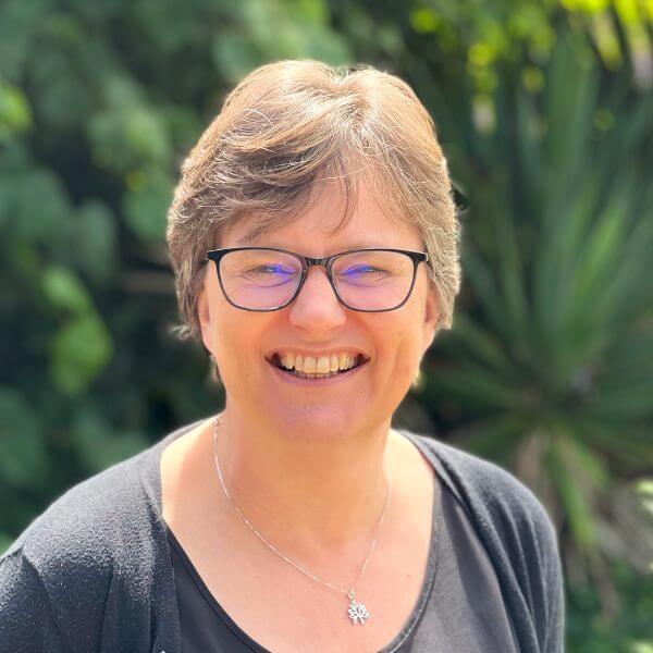 Headshot of Dr Claire Saunders from the Open University
